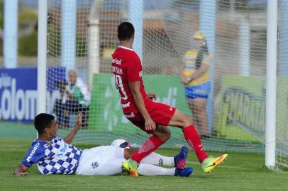  NOVO HAMBURGO, RS, BRASIL 26/03/2017 - São José x Inter se enfrentam pela décima rodada do Gauchão. O time de Antônio Carlos Zago busca encaminhar a classificação para a próxima fase da competição, no Estádio do Vale, em Novo Hamburgo. (FOTO: TADEU VILANI/AGÊNCIA RBS).