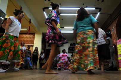  CAXIAS DO SUL, RS, BRASIL, 03/02/2018 - Grupos caxienses se preparam para o Carnaval. NA FOTO: ensaio do grupo Sucata Sonora. (Marcelo Casagrande/Agência RBS)