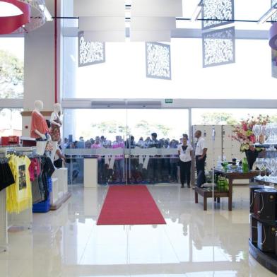 Na foto, a inauguração da loja Havan Arapongas, interior do Paraná.