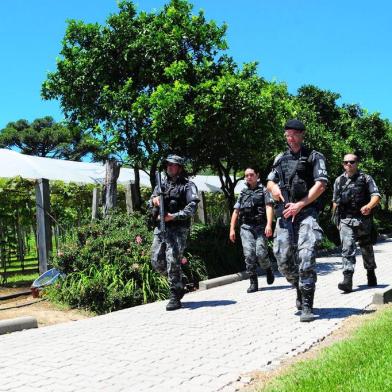  MONTE BELO DO SUL, RS, BRASIL, 08/02/2018.Brigada Militar e PRF seguem as buscas em Monte Belo do Sul, aos assaltantes que atacaram carro-forte na manhã de terça-feira (06/02). (Porthus Junior/Agência RBS)