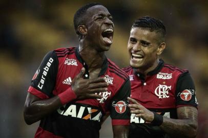 Vinicius Junior comemorando gol pelo Flamengo