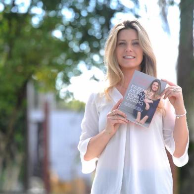  CAXIAS DO SUL, RS, BRASIL 07/12/2017Daiana Garbin apresenta o livro Fazendo as Pazes com o Corpo. (Felipe Nyland/Agência RBS)