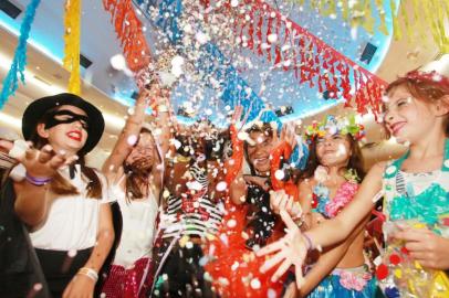 Conforme combinado segue as fotos do carnaval do Grêmio Náutico União. O Baile de Carnaval Infantil foi um sucesso reuniu cerca de 3mil pessoas e lotou o Salão de Festas da sede Alto Petrópolis.