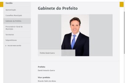 Novo site da prefeitura confirma, no ling do Gabinete do Prefeito, Ricardo Fabris de Abreu como vice-prefeito.