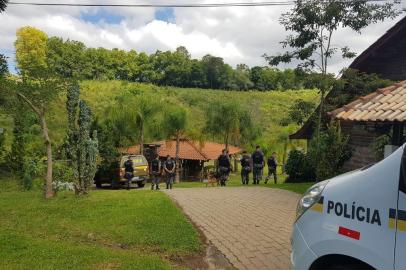 Cerco a criminosos que atacaram carro-forte na Serra completa uma semana.