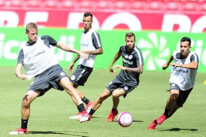 PORTO ALEGRE, RS, BRASIL, 14-02-2018. Inter fez treino no CT Parque Gigante com seus jogadores. (LAURO ALVES/AGÊNCIA RBS)