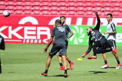 PORTO ALEGRE, RS, BRASIL, 14-02-2018. Inter fez treino no CT Parque Gigante com seus jogadores. (LAURO ALVES/AGÊNCIA RBS)