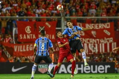 Gremio x IndependienteRS - FUTEBOL/CONMEBOL RECOPA 2018 /GREMIO X INDEPENDIENTE - ESPORTES - Lance da partida entre Gremio e Independiente disputada na noite desta quarta-feira, no Estadio Libertadores de America, em Avellaneda valida pela primeira partida da Recopa 2018. FOTO: LUCAS UEBEL/GREMIO FBPAEditoria: SPOLocal: AvellanedaIndexador: Lucas UebelSecao: futebolFonte: Gremio.netFotógrafo: Gremio x Independiente