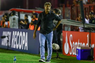 Gremio x IndependienteRS - FUTEBOL/CONMEBOL RECOPA 2018 /GREMIO X INDEPENDIENTE - ESPORTES - Lance da partida entre Gremio e Independiente disputada na noite desta quarta-feira, no Estadio Libertadores de America, em Avellaneda valida pela primeira partida da Recopa 2018. FOTO: LUCAS UEBEL/GREMIO FBPAEditoria: SPOLocal: AvellanedaIndexador: Lucas UebelSecao: futebolFonte: Gremio.netFotógrafo: Gremio x Independiente