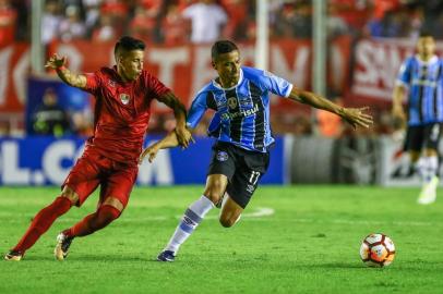 Gremio x IndependienteRS - FUTEBOL/CONMEBOL RECOPA 2018 /GREMIO X INDEPENDIENTE - ESPORTES - Lance da partida entre Gremio e Independiente disputada na noite desta quarta-feira, no Estadio Libertadores de America, em Avellaneda valida pela primeira partida da Recopa 2018. FOTO: LUCAS UEBEL/GREMIO FBPAEditoria: SPOLocal: AvellanedaIndexador: Lucas UebelSecao: futebolFonte: Gremio.netFotógrafo: Gremio x Independiente