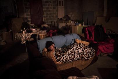 FENTANYL-YEGINSU-ART-NSPR-020618A one-time heroin addict rests in a squat for recovering drug users in Hull, England, Jan. 22, 2018. Britain has Europeâs highest proportion of heroin addicts, and the arrival of fentanyl has led to a wave of deaths; few places are suffering more than Hull, a former fishing port which has struggled with unemployment for decades. (Phil Hatcher-Moore/The New York Times)Editoria: ILocal: HULLIndexador: PHIL HATCHER-MOOREFonte: NYTNSFotógrafo: STR