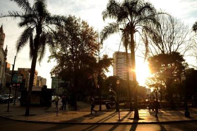  CAXIAS DO SUL, RS, BRASIL, 25/07/2016. Ambiental de clima no bairro Centro, em Caxias do Sul. (Diogo Sallaberry/Agência RBS)