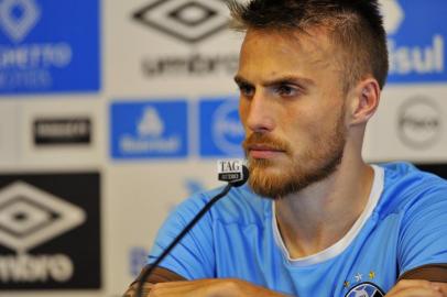 PORTO ALEGRE, RS, BRASIL, 16-02-2018: Grêmio treina no CT Luiz Carvalho. Coletiva do zagueiro Bressan (Foto: MATEUS BRUXEL/AGÊNCIA RBS)