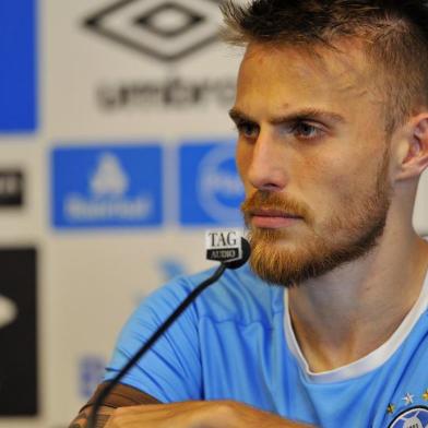 PORTO ALEGRE, RS, BRASIL, 16-02-2018: Grêmio treina no CT Luiz Carvalho. Coletiva do zagueiro Bressan (Foto: MATEUS BRUXEL/AGÊNCIA RBS)