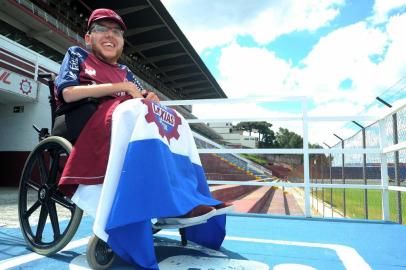  CAXIAS DO SUL, RS, BRASIL 16/02/2018O estudante de direito e torcedor grená Eduardo Vargas, é fanático pelo SER Caxias. (Felipe Nyland/Agência RBS)