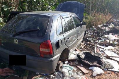 Gol roubado, com a vítima esfaqueada, em Canoas.