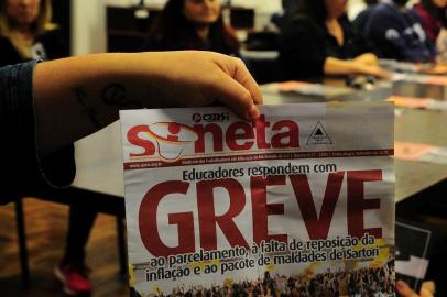  CAXIAS DO SUL, RS, BRASIL, 18/09/2017 - Professores da escola Maria Araci Trindade Rojas, localizada na cidade de Caxias do Sul no bairro Santa Lucia Cohab, decidem por manterem a greve total. (Marcelo Casagrande/Agência RBS)