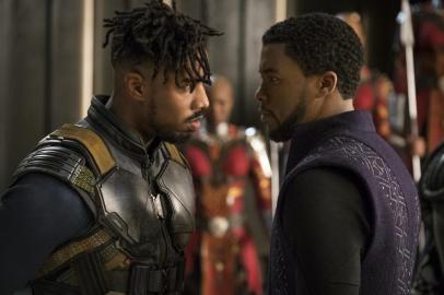 Michael B. Jordan como Killmonger e Chadwick Boseman como o personagem Tchalla, protagonista e herói homônimo do filme Pantera Negra