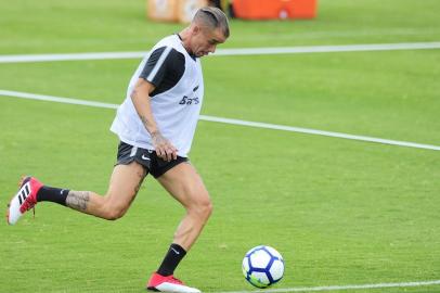  PORTO ALEGRE, RS, BRASIL, 19/02/2018 - Treino do Inter que ocorreu na tarde desta segunda feira. (FOTOGRAFO: LAURO ALVES / AGENCIA RBS)