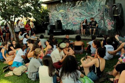 No dia 24 de fevereiro a partir das 14h, na sede da Tem Gente Teatrando (Rua Regente Feijó, 37- Esquina com a Rua Olavo Bilac), acontece a 4ª edição do Piquenique TGT Cultural, evento gratuito e colaborativo que reúne música, moda, gastronomia, cinema e exposições. A entrada é franca e os convidados podem trazer cangas e seus animais de estimação para aproveitar o evento de abertura da temporada 2018 da Tem Gente Teatrando. Em caso de chuva, o evento acontece da mesma forma.