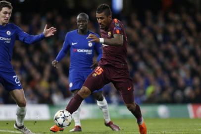 Paulinho, do Barcelona, no jogo contra o Chelsea pela Liga dos Campeões