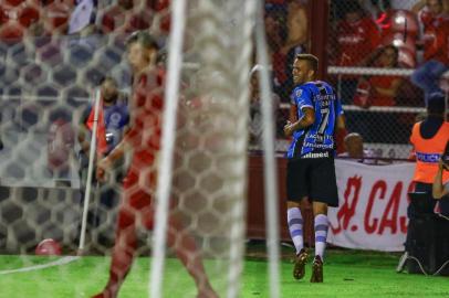 Gremio x IndependienteRS - FUTEBOL/CONMEBOL RECOPA 2018 /GREMIO X INDEPENDIENTE - ESPORTES - Lance da partida entre Gremio e Independiente disputada na noite desta quarta-feira, no Estadio Libertadores de America, em Avellaneda valida pela primeira partida da Recopa 2018. FOTO: LUCAS UEBEL/GREMIO FBPAEditoria: SPOLocal: AvellanedaIndexador: Lucas UebelSecao: futebolFonte: Gremio.netFotógrafo: Gremio x Independiente