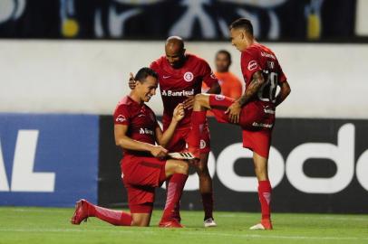  BELÉM, PARÁ, 21.02.2018. Inter enfrenta o Remo no estádio Mangueirão em partida válida pela segunda fase da Copa do Brasil.Na foto, jogadores comemoram o primeiro gol colorado, marcado por Damião.Foto: Ricardo Duarte/Internacional, DivulgaçãoIndexador: RICARDO DUARTE                  