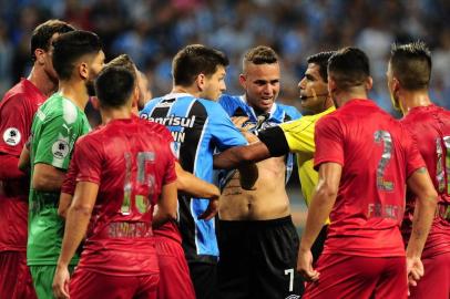  PORTO ALEGRE, RS, 21.02.2018. Grêmio enfrenta o Independiente na Arena no jogo de volta da Recopa Sul-Americana em Porto Alegre.(FOTOGRAFO: ANDRÉ ÁVILA / AGENCIA RBS)