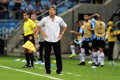  PORTO ALEGRE, RS, 21.02.2018. Grêmio enfrenta o Independiente na Arena no jogo de volta da Recopa Sul-Americana em Porto Alegre.Na foto, técnico Renato Portaluppi em foco, à esqueda.Foto: André Ávila/Agência RBS