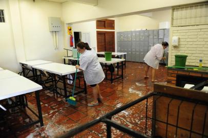  CAXIAS DO SUL, RS, BRASIL (21/02/2018). Educação Integral 2018. Escola estadual Cristovão de Mendoza prepara sua estrutura para oferecer a educação integral. (Roni Rigon/Pioneiro).