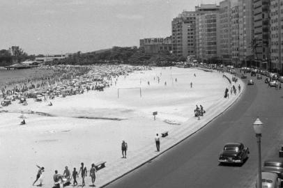 Copacabana em 1958, reprodução do livro Copacabana, a trajetória do Samba-Canção, de Zuza Homem de Mello