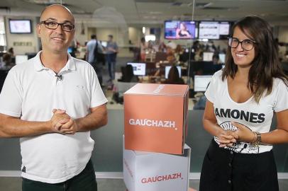 Leonardo Oliveira e Amanda Munhoz gravaram o programa Jogo Rápido, par aGaúcha ZH