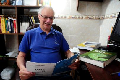  FARROUPILHA, RS, BRASIL, 20/02/2018. Salcedo Grass Lautert, 75 anos, passou em primeiro lugar no Programa Universidade para Todos (Prouni), no curso de Medicina Veterinária do Centro Universitário da Serra Gaúcha (antiga FSG). (Diogo Sallaberry/Agência RBS)