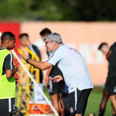  PORTO ALEGRE, RS, BRASIL, 23-02-2018. Inter treina no CT Parque Gigante. (ANDERSON FETTER/AGÊNCIA RBS)