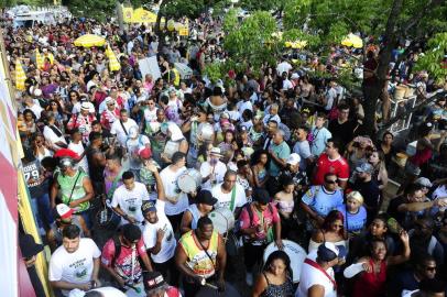  PORTO ALEGRE,RS,BRSI.2018-02-24.Carnaval de rua com Bloco do Isopor.(TRONALDO BERNARDI/AGENCIA RBS_.