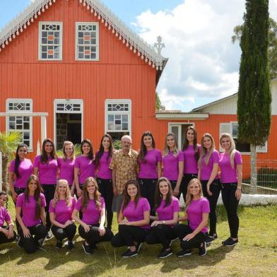 Candidatas a rainha da Festa da Uva de Caxias do Sul participam de passeio a pontos turísticos no distrito de Criúva, entre eles a Igreja Matriz, o Memorial Irmãos Bertussi, a Ponte dos Korff, o cânion Palanquinhos e a Fazenda Palmeira dos Ilhéus.