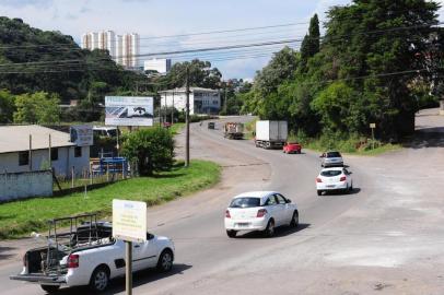  CAXIAS DO SUL, RS, BRASIL.  (27/02/2018). Estrada Federal BR 116. Na foto, trecho entre o acesso do loteamento Vila Verde e trevo do  Bairro Planalto. (roni Rigon/Pioneiro).