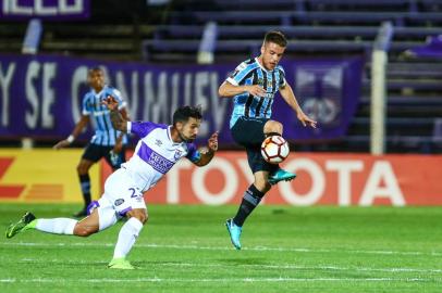 Gremio x DefensorRS - FUTEBOL/CONMEBOL LIBERTADORES 2018 /GREMIO X DEFENSOR - ESPORTES - Lance da partida entre Gremio e Defensor disputada na noite desta terca-feira, no Estadio Luis Franzini, em MontevidÃ©u, valida pela Libertadores 2018. FOTO: LUCAS UEBEL/GREMIO FBPAEditoria: SPOIndexador: Lucas UebelSecao: futebolFonte: Gremio.netFotógrafo: Gremio x Defensor