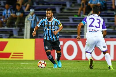 Gremio x DefensorRS - FUTEBOL/CONMEBOL LIBERTADORES 2018 /GREMIO X DEFENSOR - ESPORTES - Lance da partida entre Gremio e Defensor disputada na noite desta terca-feira, no Estadio Luis Franzini, em MontevidÃ©u, valida pela Libertadores 2018. FOTO: LUCAS UEBEL/GREMIO FBPAEditoria: SPOIndexador: Lucas UebelSecao: futebolFonte: Gremio.netFotógrafo: Gremio x Defensor