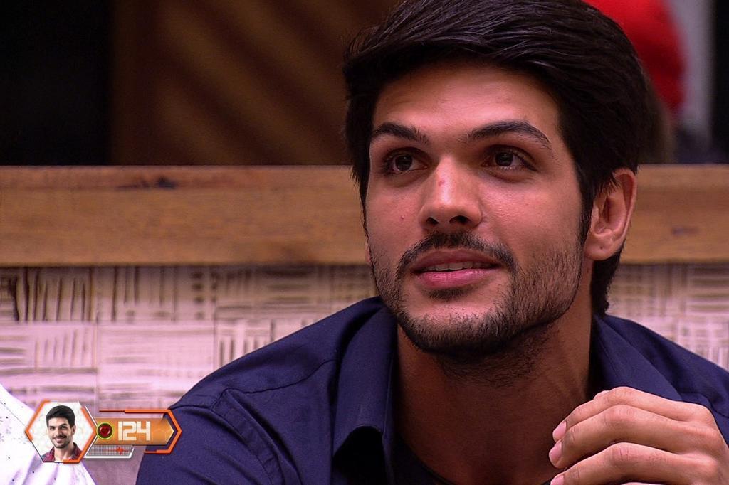 Ex-BBB Lucas fala sobre a noiva: 