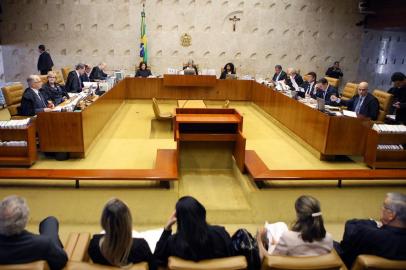 Sessão do plenário do Supremo Tribunal Federal (STF) com a presença dos 11 ministros da Corte.