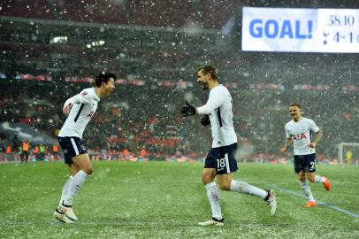 Tottenham, rochdale, copa da inglaterra, neve