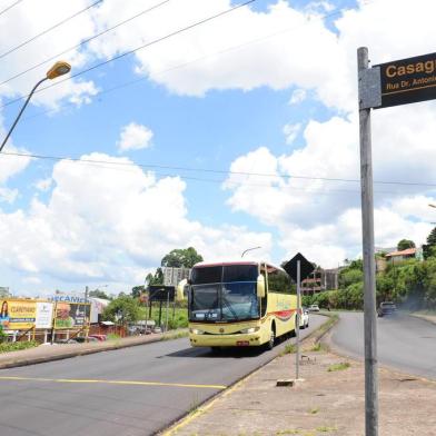  CAXIAS DO SUL, RS, BRASIL 07/02/2018).  Após recapeamento asfáltico, na RSC-453, bairro Medianeira, trecho fica sem quebra-molas e faixa de segurança. Local fica no entroncamento com a rua Dr. Antonio Casagrande.  (Roni Rigon/pioneiro).