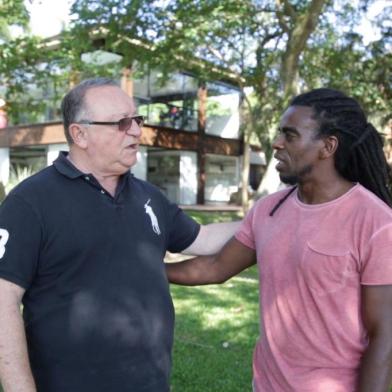 Tinga , recebendo o programa bastidores do Pedro, com pedro ernesto denardin