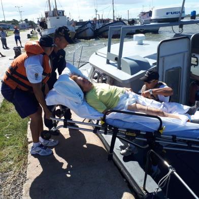 São José do Norte auxília Capitania já que está sem Ambulancha