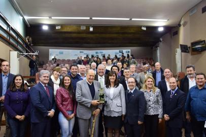 Última visita do empresário Raul Randon à Câmara de Vereadores, em maio de 2017, em homenagem do Legislativo ao Projeto Florescer.