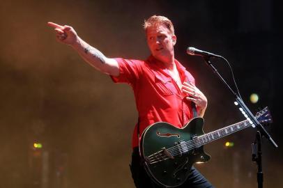  PORTO ALEGRE, RS, BRASIL, 04.03.2018. Foo Fighters e Queens of the Stone Age fazem defesa ao rock no Beira-Rio. As duas bandas se apresentaram na Capital. Na foto: Show da banda Quens of the Stone Age. (Foto: ANDRÉ ÁVILA/Agência RBS)