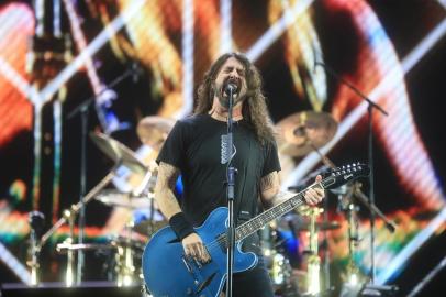  PORTO ALEGRE, RS, BRASIL, 04.03.2018. Foo Fighters e Queens of the Stone Age fazem defesa ao rock no Beira-Rio. As duas bandas se apresentaram na Capital. Na foto: Show da banda Foo Fighters. (Foto: ANDRÉ ÁVILA/Agência RBS)