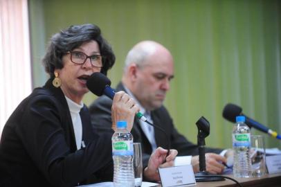  Caxias  do Sul, RS, Brasil. Processo de Impeachment do prefeito Daniel Guerra. Terceiro dia da Comissão Processante, presidida por Édio Eloi Frizzo, ouve a secretária da Saúde Deysi Piovesan. Heron Fagundes, procurador do prefeito integra a sessão. NA FOTO, DEYSI PIOVESAN. (Roni Rigon/Pioneiro).