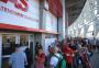 FOTO: torcedores do Inter formam fila para comprar ingressos para o Gre-Nal